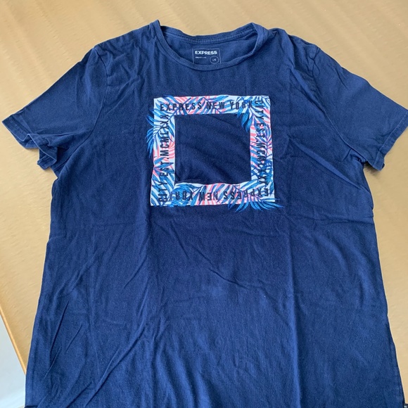 Express T-Shirt - Picture 2 of 3